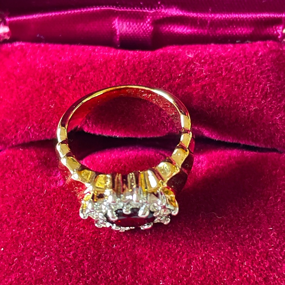 Ruby Gold Ring - Picture 3 of 3